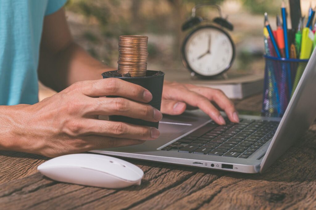 Freelancing and online earning skills training for students at SkillBridge World